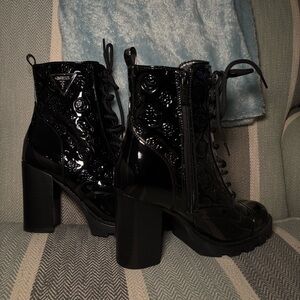 Guess Neady Patent Booties